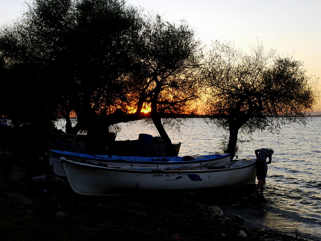 Apolyont Lake ( Uluabat Lake )